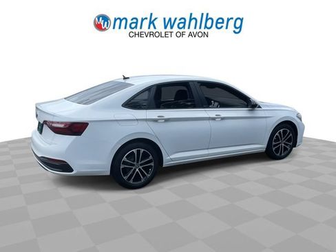 Used 2024 Volkswagen Jetta Sport FWD image 8