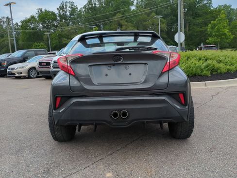 Used 2019 Toyota C-HR LE FWD image 7