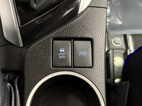 Used 2018 Toyota Corolla SE image 21