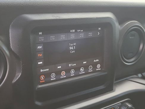 Certified 2022 Jeep Gladiator Sport image 18