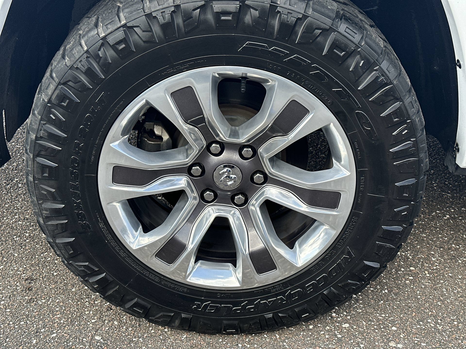 Used 2020 RAM 1500 Laramie AWD/4WD image 23