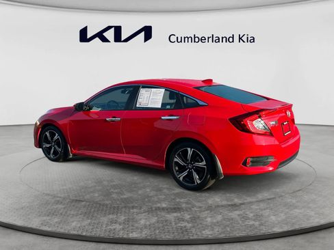 Used 2017 Honda Civic Touring image 3