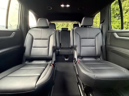 Used 2024 GMC Acadia Elevation w/ LPO, Floor Liner Package FWD image 3