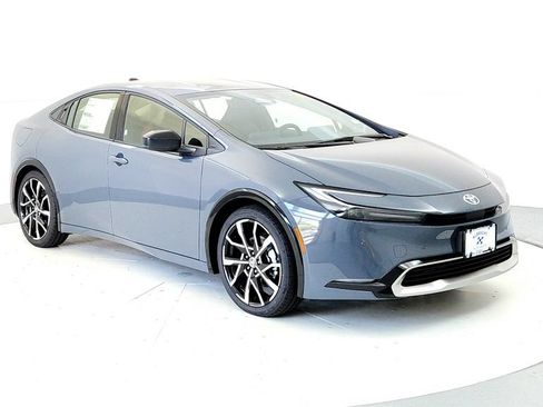 New 2026 Toyota Prius Plug-In Hybrid FWD image 7
