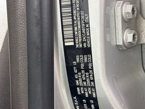 Used 2015 Jeep Renegade Latitude FWD image 15