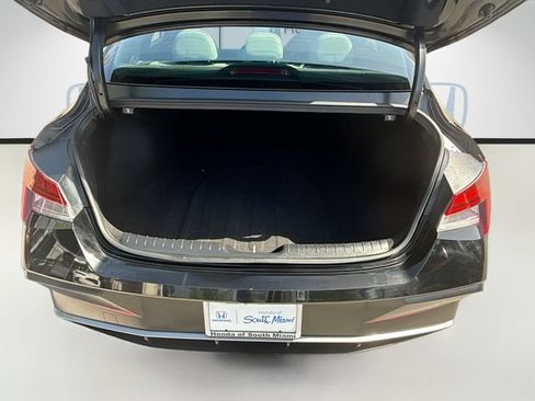 Used 2025 Hyundai Elantra Limited FWD image 26