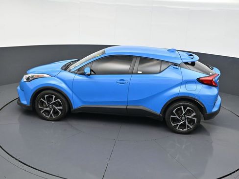 Used 2019 Toyota C-HR XLE image 13
