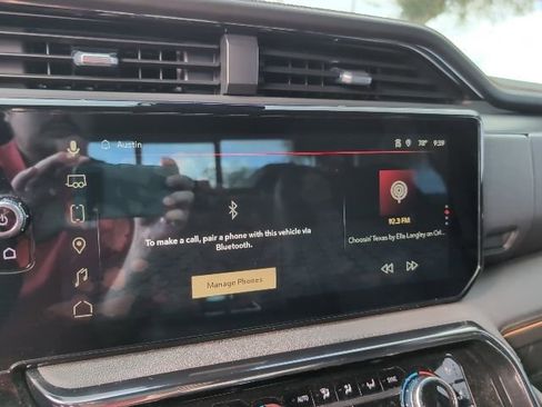 Used 2022 GMC Sierra 1500 AT4 w/ AT4 Premium Package image 17