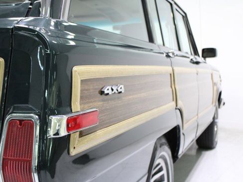 Used 1991 Jeep Grand Wagoneer 4X4 image 38