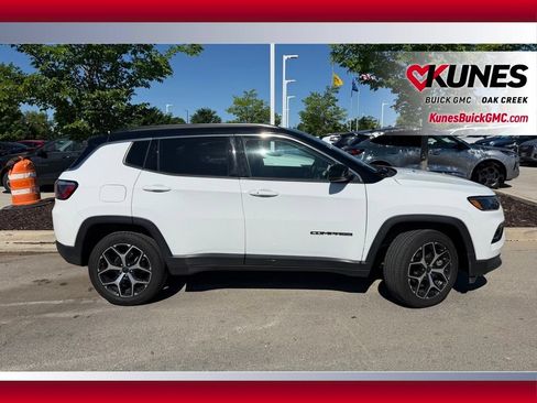 Used 2025 Jeep Compass Limited AWD/4WD image 5