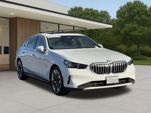 Used 2026 BMW 530i image 5