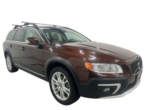 Used 2016 Volvo XC70 T5 Premier w/ Protection Package image 3