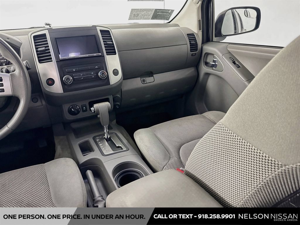 Used 2016 Nissan Frontier SV AWD/4WD image 21