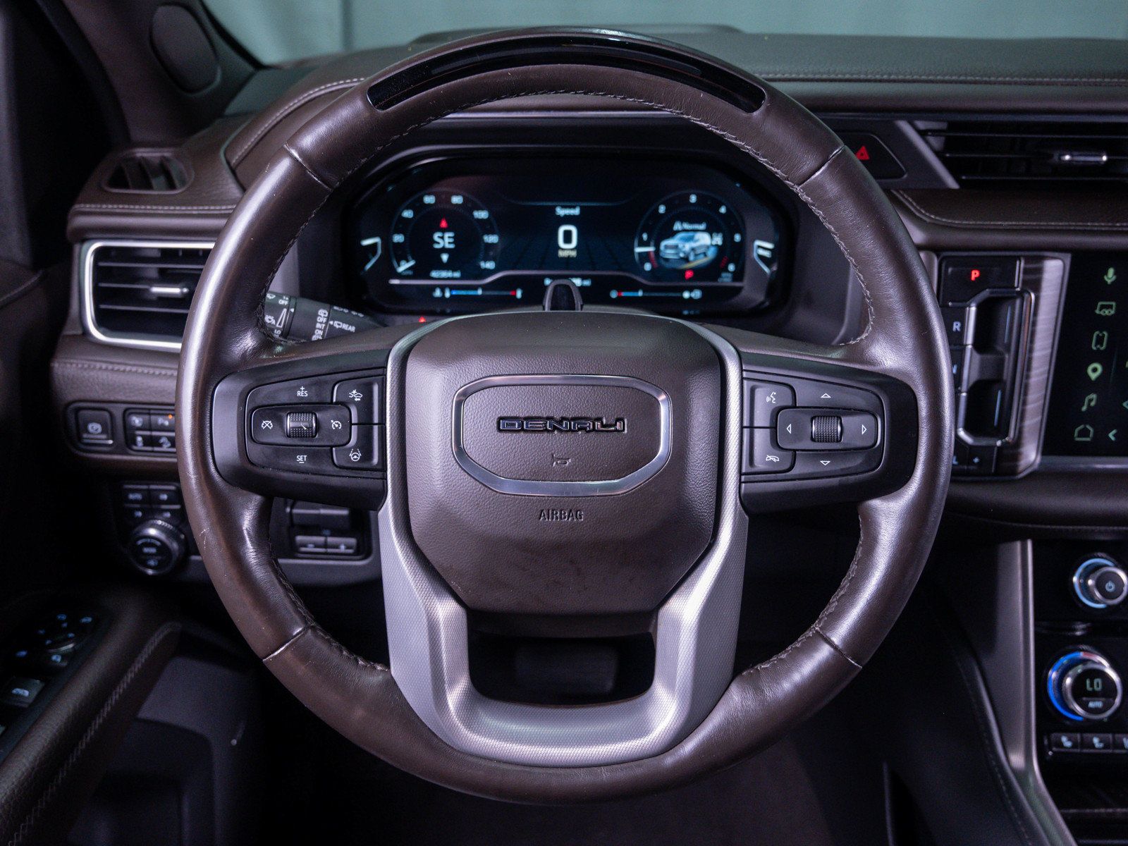 Used 2023 GMC Yukon Denali w/ Denali Reserve Package AWD/4WD image 16