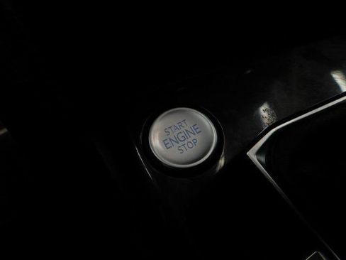 Used 2024 Volkswagen Tiguan S image 29