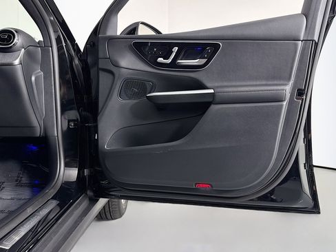 Used 2026 Mercedes-Benz GLC 300 image 23