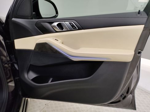 Used 2022 BMW X5 sDrive40i w/ Parking Assistance Package image 33