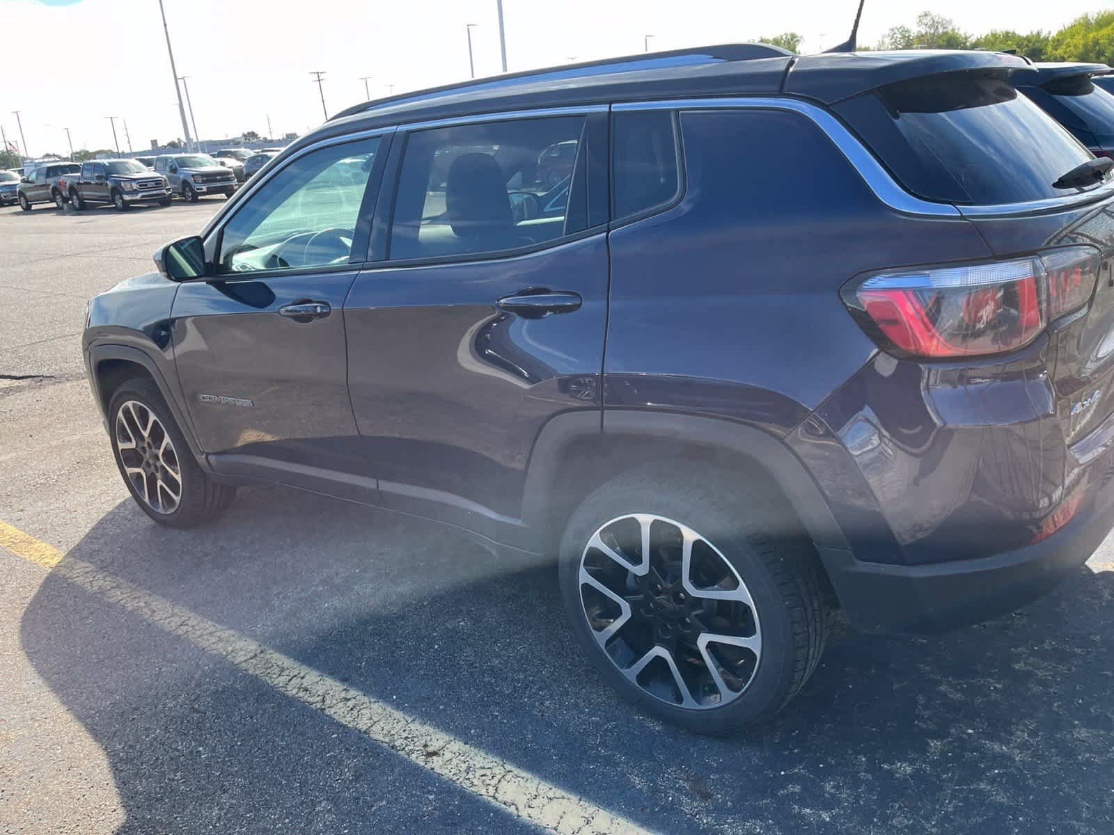 Used 2018 Jeep Compass Limited w/ Safe & Security Group AWD/4WD image 11