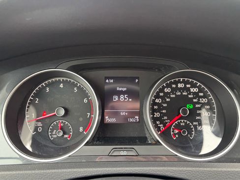 Used 2018 Volkswagen Golf S FWD image 11