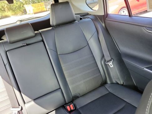 Used 2020 Toyota RAV4 Limited image 6