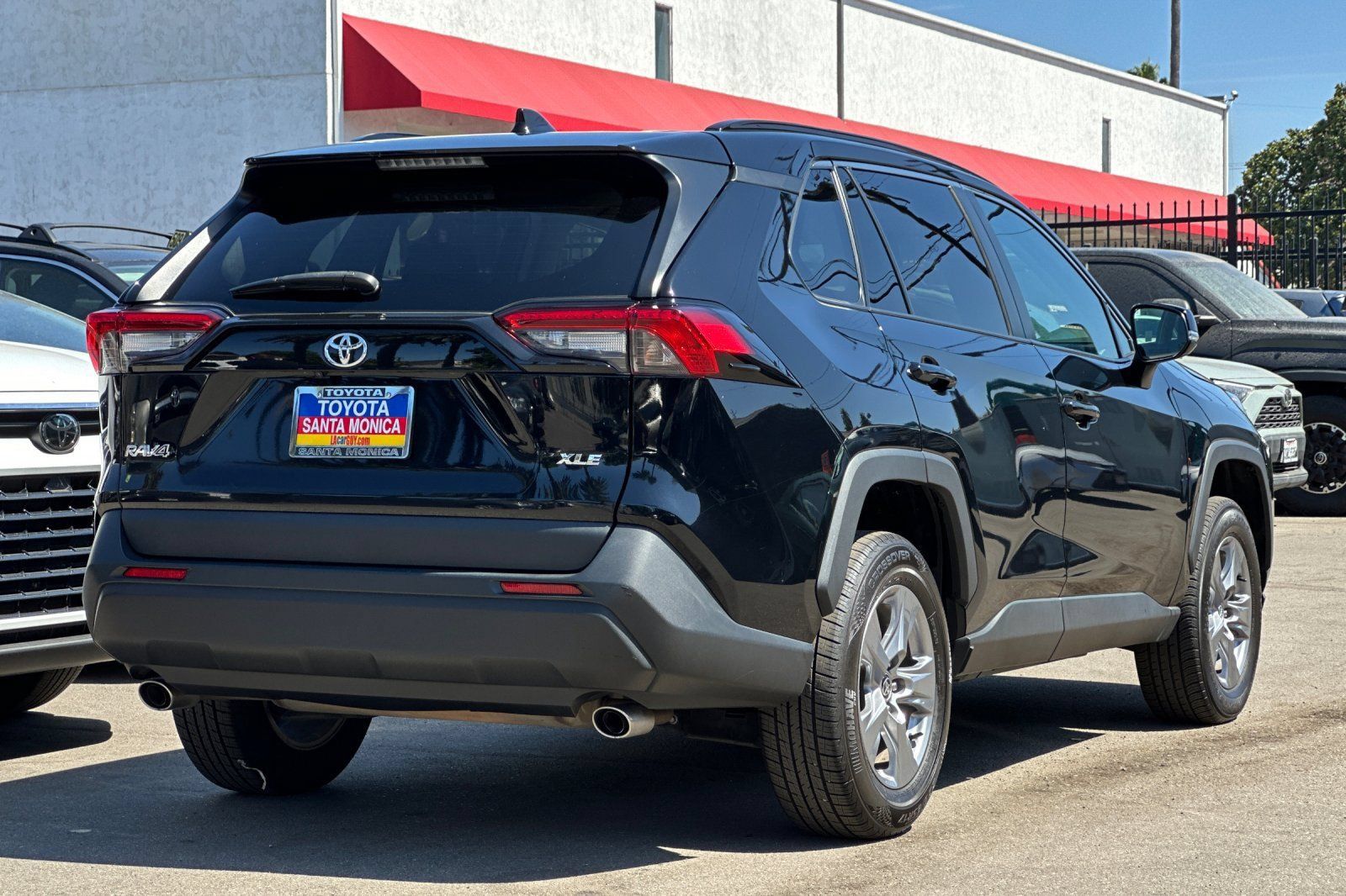 Used 2024 Toyota RAV4 XLE FWD image 4