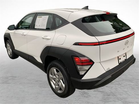 Used 2024 Hyundai Kona SE AWD/4WD image 5