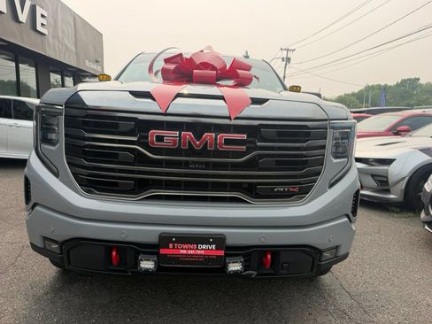 Used 2024 GMC Sierra 1500 AT4 w/ Technology Package AWD/4WD image 14