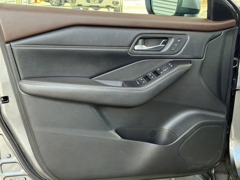 Used 2022 Nissan Rogue SL image 14