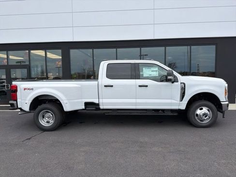 New 2026 Ford F350 XLT w/ 360-Degree Camera Package image 2