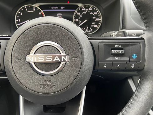 Used 2023 Nissan Rogue SV w/ SV Premium B Package AWD/4WD image 17