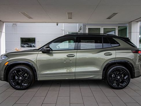 New 2026 Volkswagen Tiguan SE R-Line FWD image 14