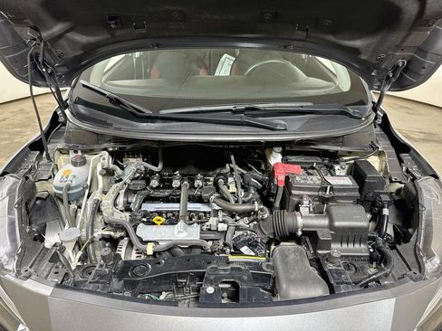 Used 2025 Nissan Versa SR FWD image 27