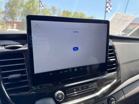 Used 2023 Ford Transit 350 XLT image 31