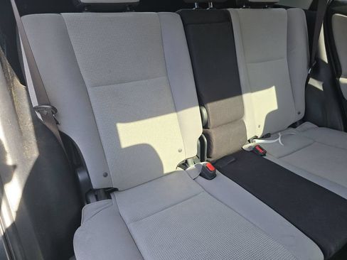 Used 2018 Toyota RAV4 XLE FWD image 18