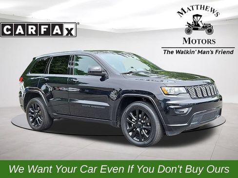 Used 2017 Jeep Grand Cherokee Altitude AWD/4WD image 1