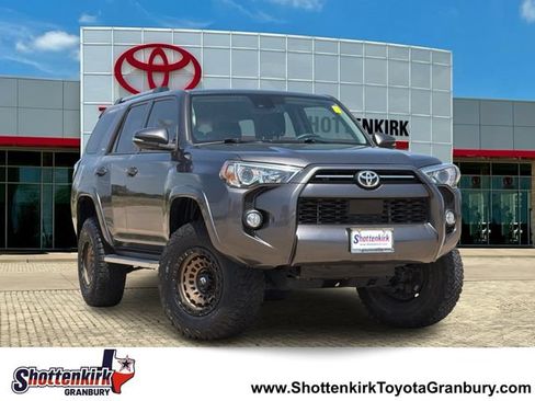 Used 2020 Toyota 4Runner SR5 Premium w/ Moonroof Package AWD/4WD image 1