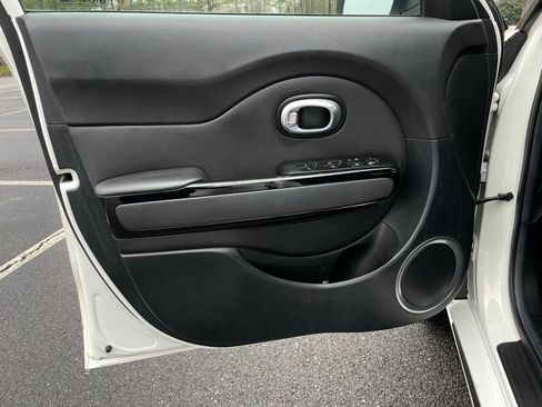 Used 2016 Kia Soul + w/ Soulful Package image 22