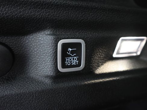 Used 2023 Jeep Grand Cherokee L Laredo AWD/4WD image 28