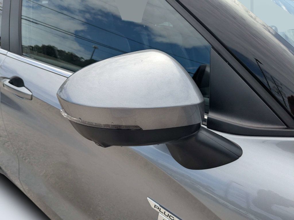 Used 2023 Mitsubishi Outlander 4WD Plug-In Hybrid image 15