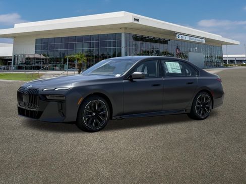 New 2026 BMW 740i w/ Premium Package RWD image 5