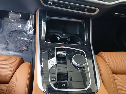 Used 2026 BMW X5 xDrive40i w/ M Sport Package image 8