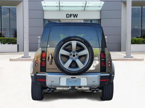 Certified 2024 Land Rover Defender 110 SE image 6