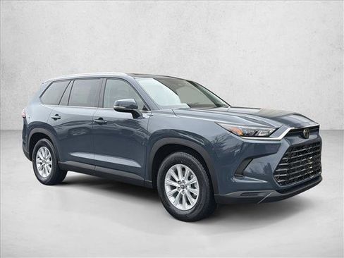 New 2026 Toyota Grand Highlander XLE image 3