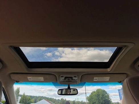 Used 2011 Toyota Sienna XLE w/ XLE Navigation Pkg FWD image 36