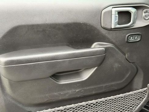 Used 2023 Jeep Gladiator Sport image 12