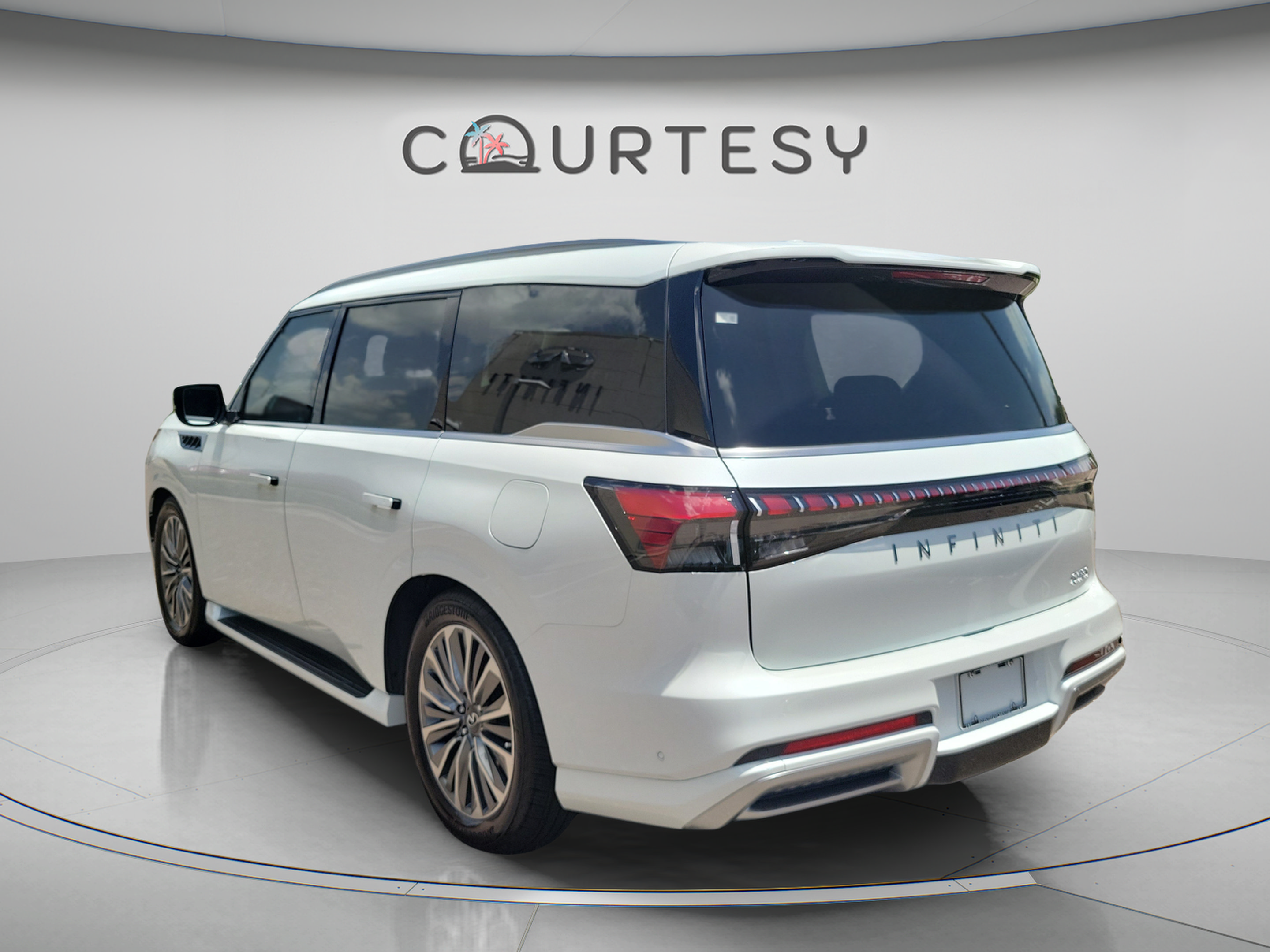 New 2027 INFINITI QX80 Luxe w/ Cargo Package RWD image 2