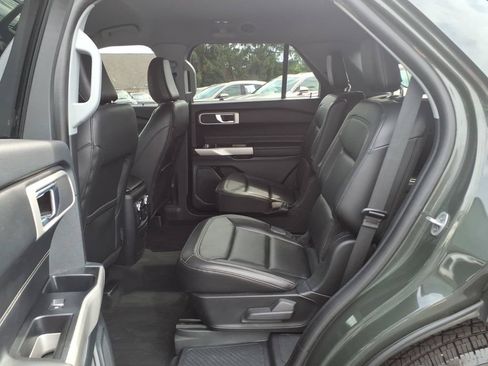 Used 2022 Ford Explorer XLT w/ Equipment Group 202A AWD/4WD image 26