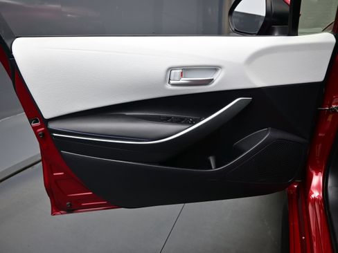 Used 2022 Toyota Corolla SE w/ Carpet Mat Package (TMS) FWD image 9