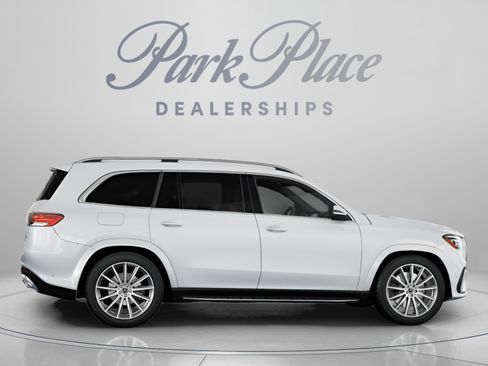 New 2026 Mercedes-Benz GLS 580 4MATIC image 25