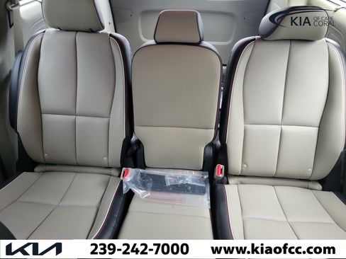 Used 2021 Kia Sedona EX FWD image 30